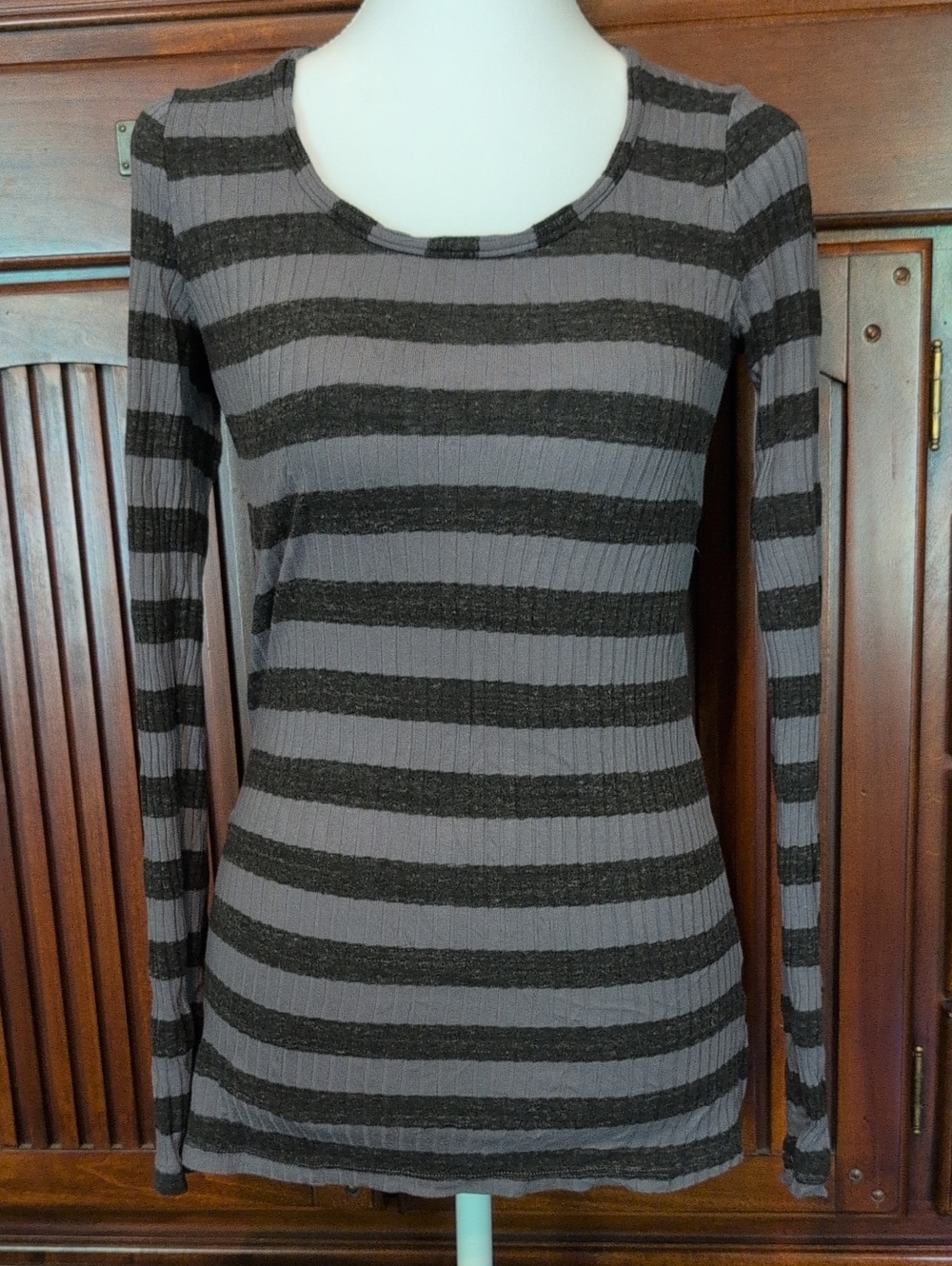 Splendid Gray & Black Ribbed Crew Neck Top